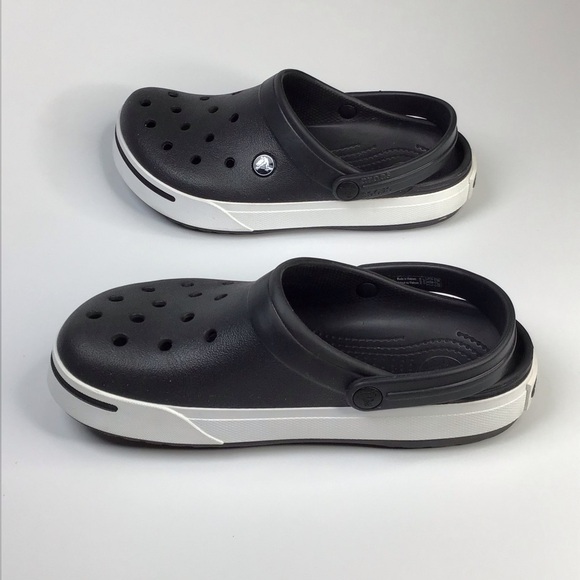 CROCS Crocband Clog in Black Size 7. - Picture 5 of 8